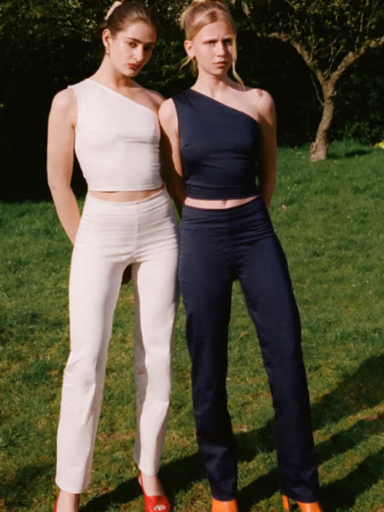 Peachy Den Women's Navy Crop-Top — image 4 of 5